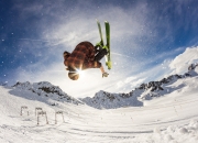 开云棋牌试玩-战术铁幕下的致命一击，奥亚尔萨瓦尔如何刺穿曼城的蓝色王朝