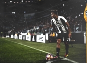 棋牌游戏-门迪惊艳四座！国际米兰对阵塞维利亚的战术博弈与个人英雄主义