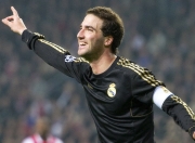 开云棋牌下载-一记扣杀，万籁俱寂—李梓嘉封神之夜，马来西亚羽球创造历史