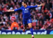 游戏试玩模拟器-红与银的宿命对决，当阿隆索的惊艳四座，映照梅赛德斯完胜法拉利的时代终局