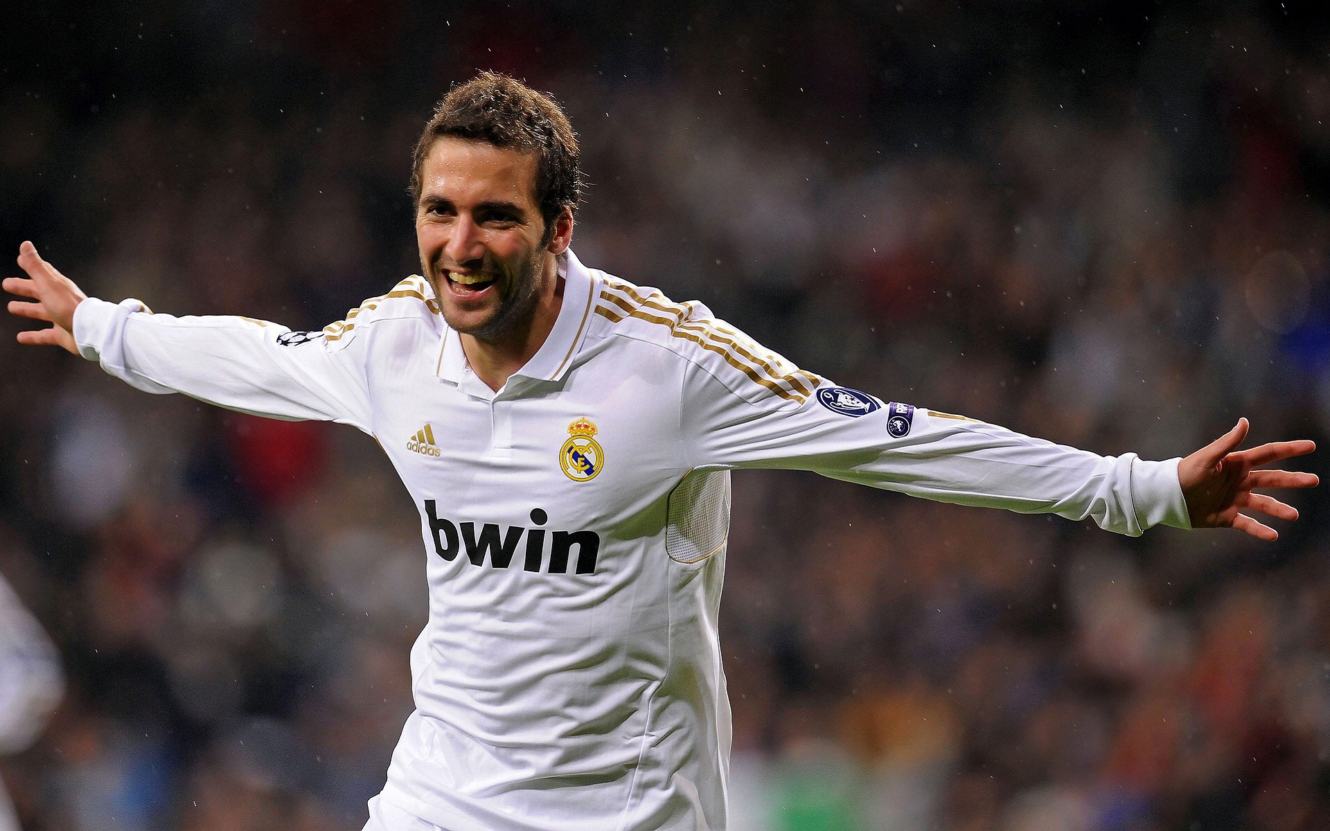 赛道与球场，F1街道赛焦点战背后的热火式战术压制哲学