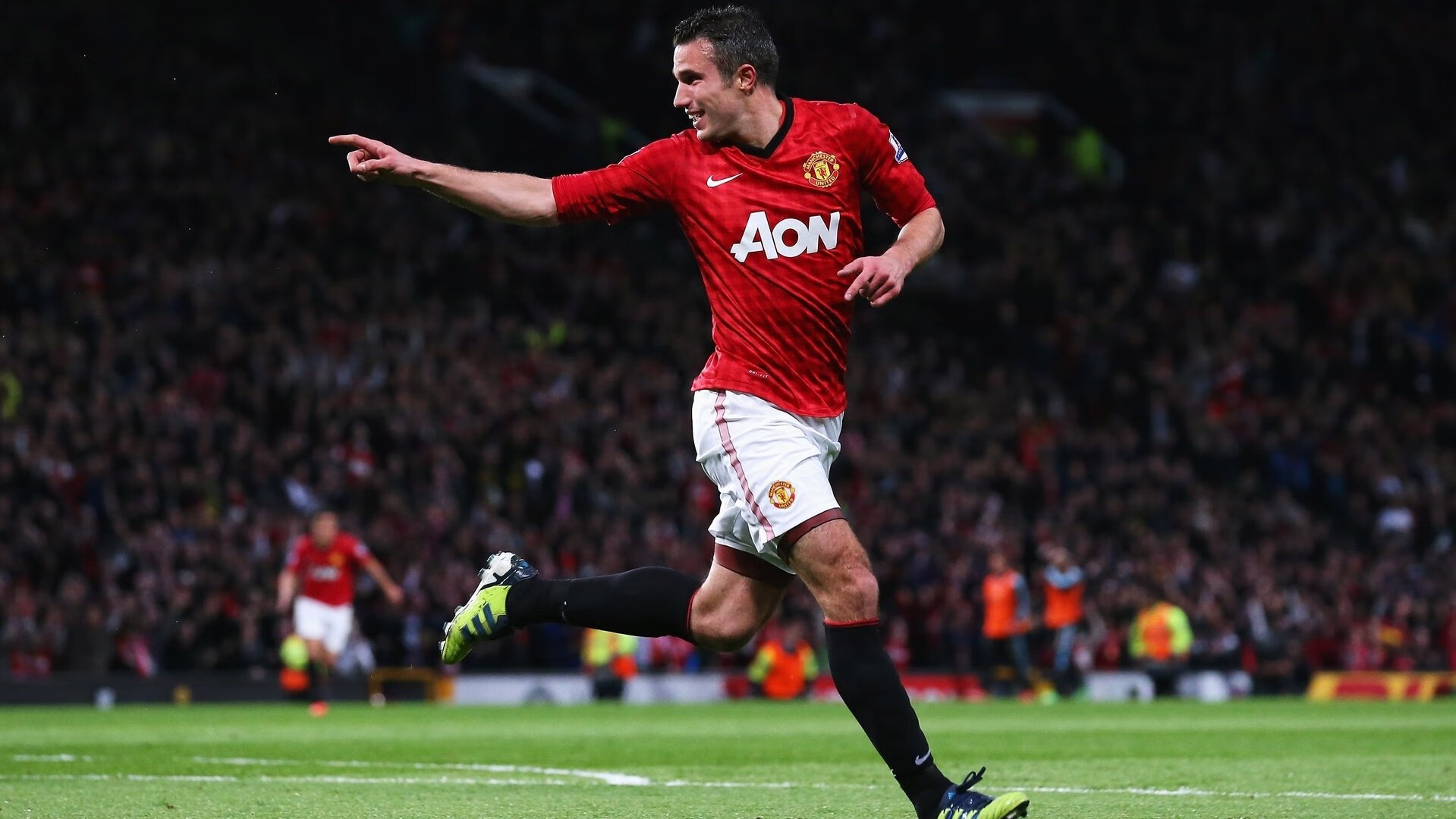 赛道与球场，F1街道赛焦点战背后的热火式战术压制哲学