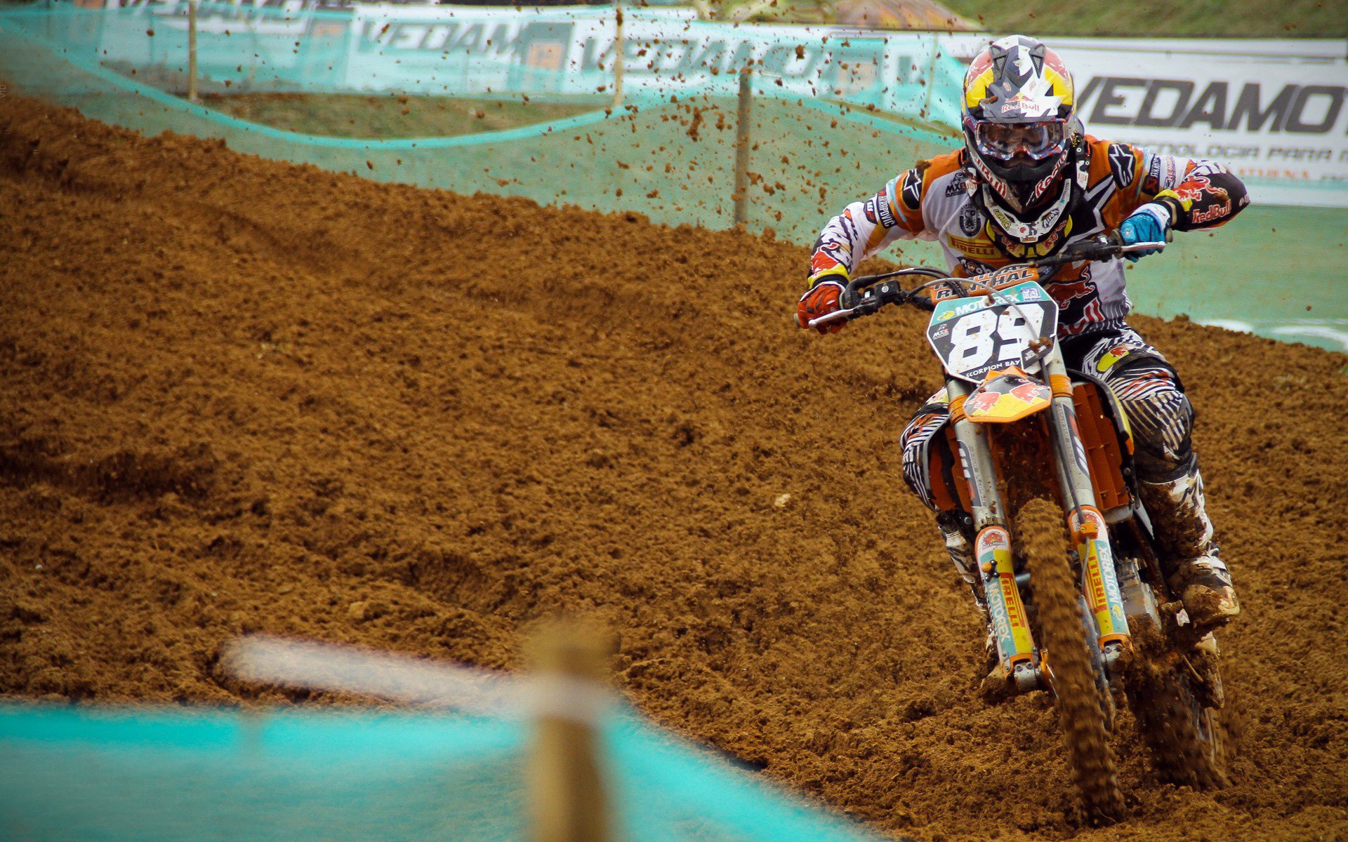 奥亚尔萨瓦尔一锤定音,比利亚雷亚尔黄色潜水艇提前击沉比利时悬念