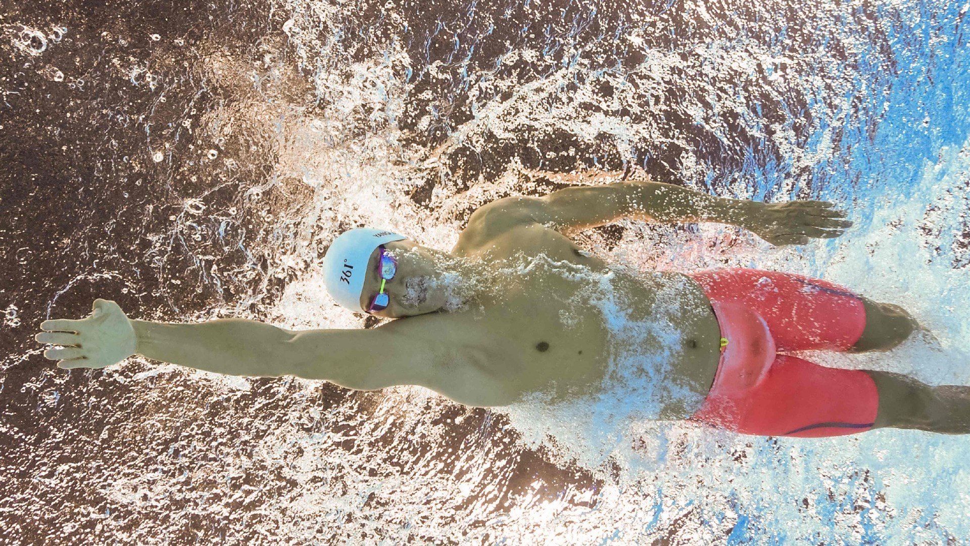 爵士掀翻上海队，霍勒迪成为关键先生—一场颠覆预期的经典之战